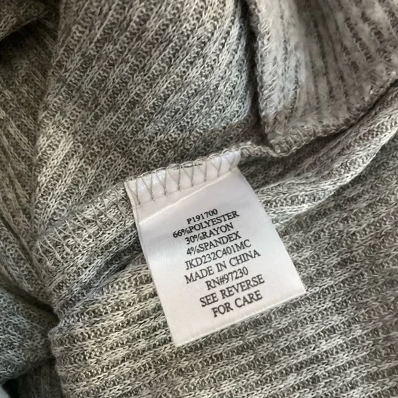 Crave Fame | NWT Women’s Cozy Twist Front Turtleneck Sweater - Picture 7 of 8